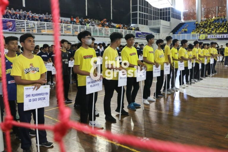 Wabup Gresik Buka Turnamen Fubamio, 80 Tim Siap Bersaing Jadi yang Terbaik 80 tim peserta Fubamio dari SMP dan SMA negeri/swasta se-Jawa Timur saat pembukaan. (Foto: Istimewa/Infogresik)