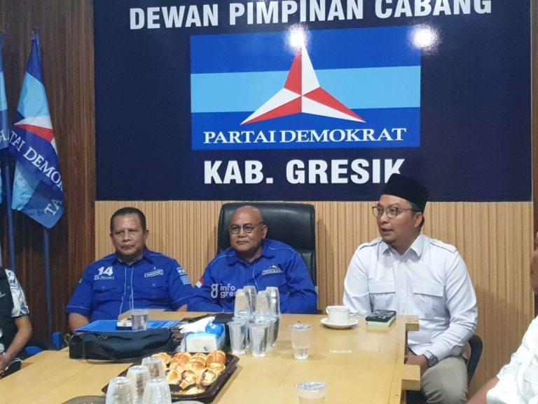 Bacabup Gresik dr. Asluchul Alif saat di Kantor DPC Partai Demokrat Gresik. (Foto: Khanif Rosidin/Infogresik)