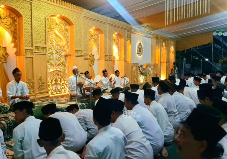 Suasana Haul ke-60 Desa Yosowilangun Kecamatan Manyar. (Foto: Ist/Infogresik)