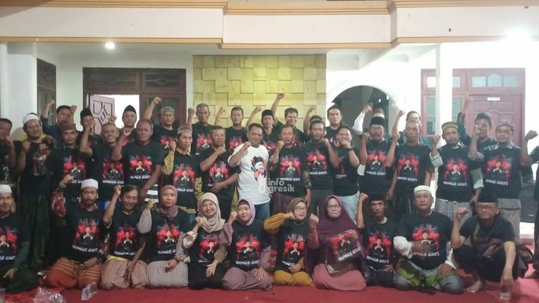 Air Perumda Giri Tirta Masuk Duduksampeyan Jadi Alasan Warga Dukung Gus Yani Warga Duduksampeyan deklarasi dukungan untuk Gus Yani 2 periode. (Foto: Ist/Infogresik)