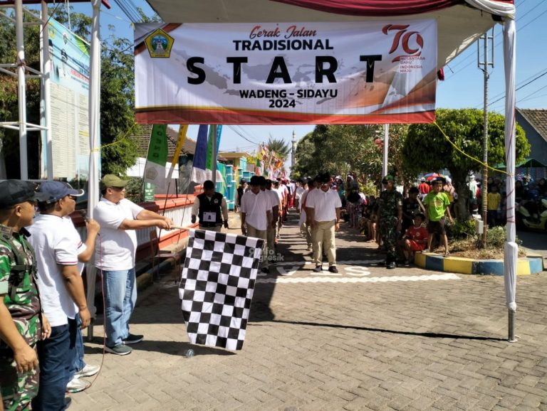 Sekda Gresik Ahmad Washil Miftahul Rahman didampingi Asisten 1 Suprapto dan Camat Sidayu Suwartono serta Forkopimcam Sidayu. (Foto: Ist/Infogresik)