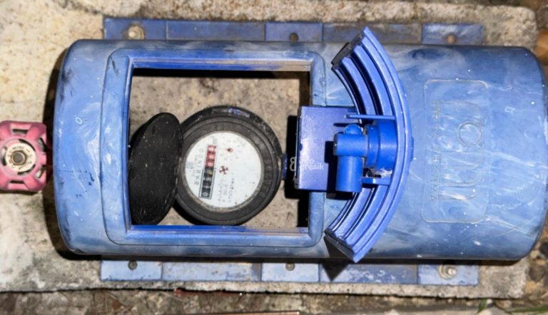 Meteran air pelangan Perumda Giri Tirta Gresik. (Foto: Khanif Rosidin/Infogresik)