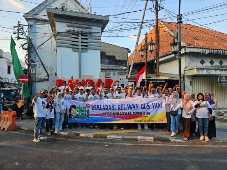 Relawan Gus Yani Kecamatan Gresik saat deklarasi dukungan untuk Petahana. (Foto: Ist/Infogresik)