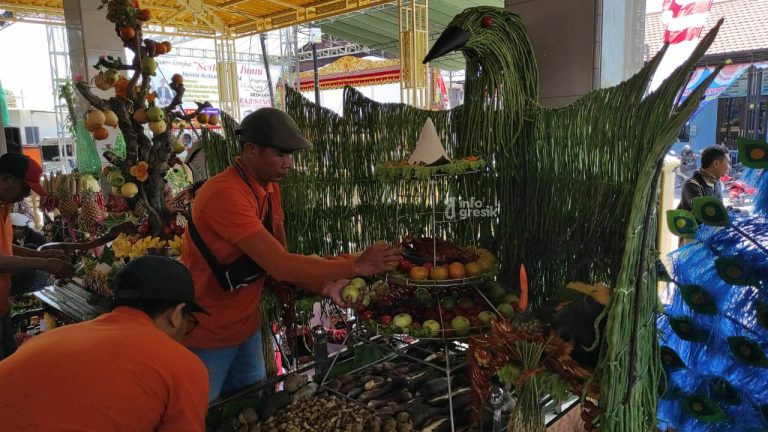 Penampakan tumpeng istana negara IKN yang dibuat warga Desa Semampir. (Foto: Ist/Infogresik)