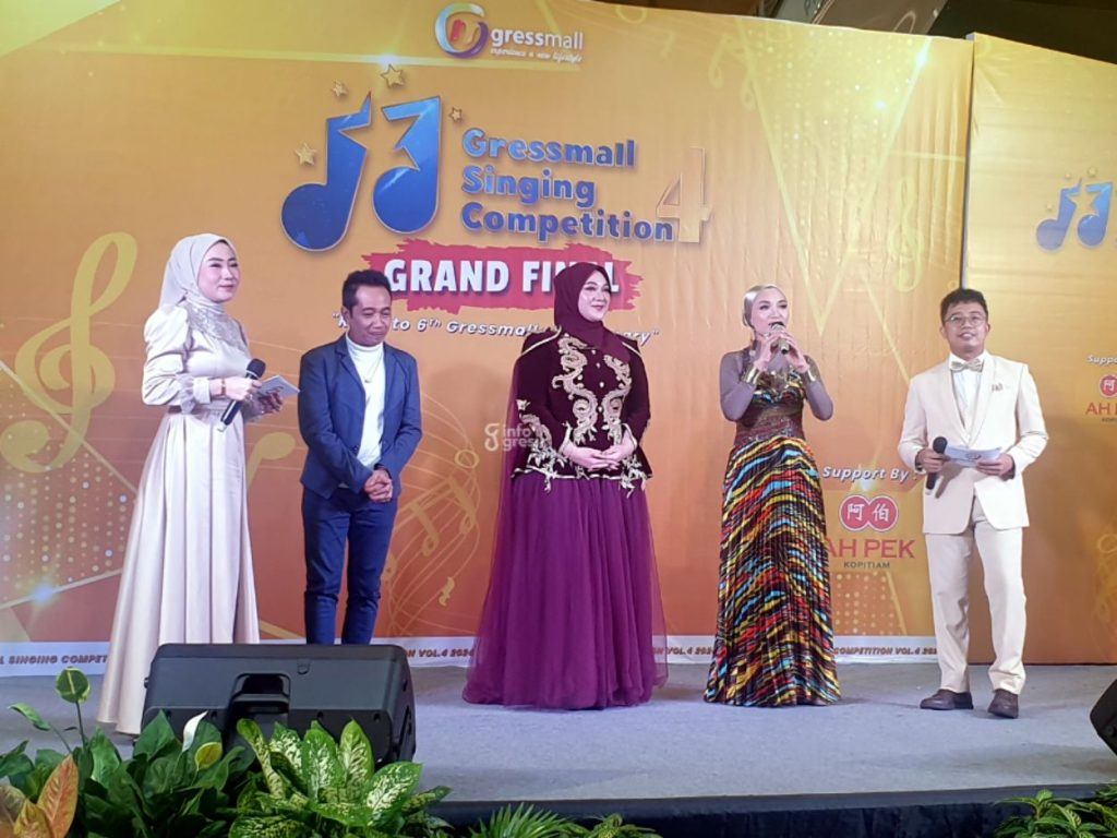 Perwakilan Juri Ika Putri saat menyampaikan pesan untuk peserta yang akan tampil di Grand Final GSC 2024. (Foto: Khanif Rosidin/Infogresik)