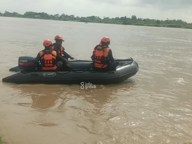 Proses pencarian korban tenggelam di BGS Bungah Hari Kedua. (Foto: Ist/Infogresik)