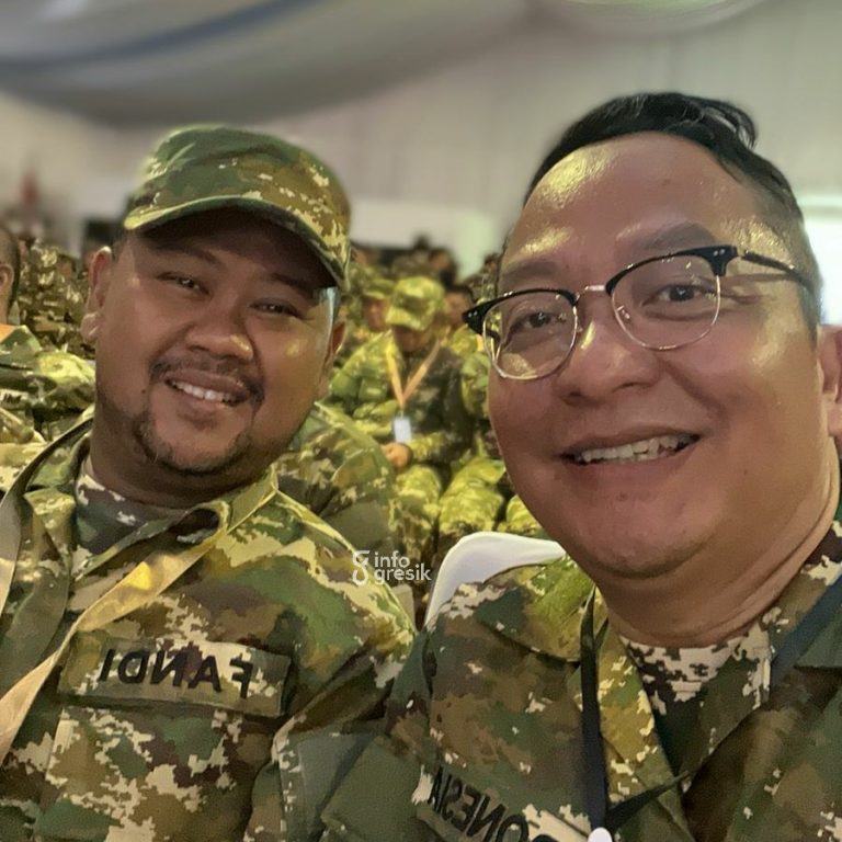 Kompak Ikuti Retret di Magelang, Bupati Gus Yani dan Wabup dr Alif Siap Membangun Gresik Bupati dan Wakil Bupati (Wabup) Gresik Fandi Akhmad Yani - dr. Asluchul Alif saat ikuti retret di Magelang. (Foto: Ist/Infogresik)