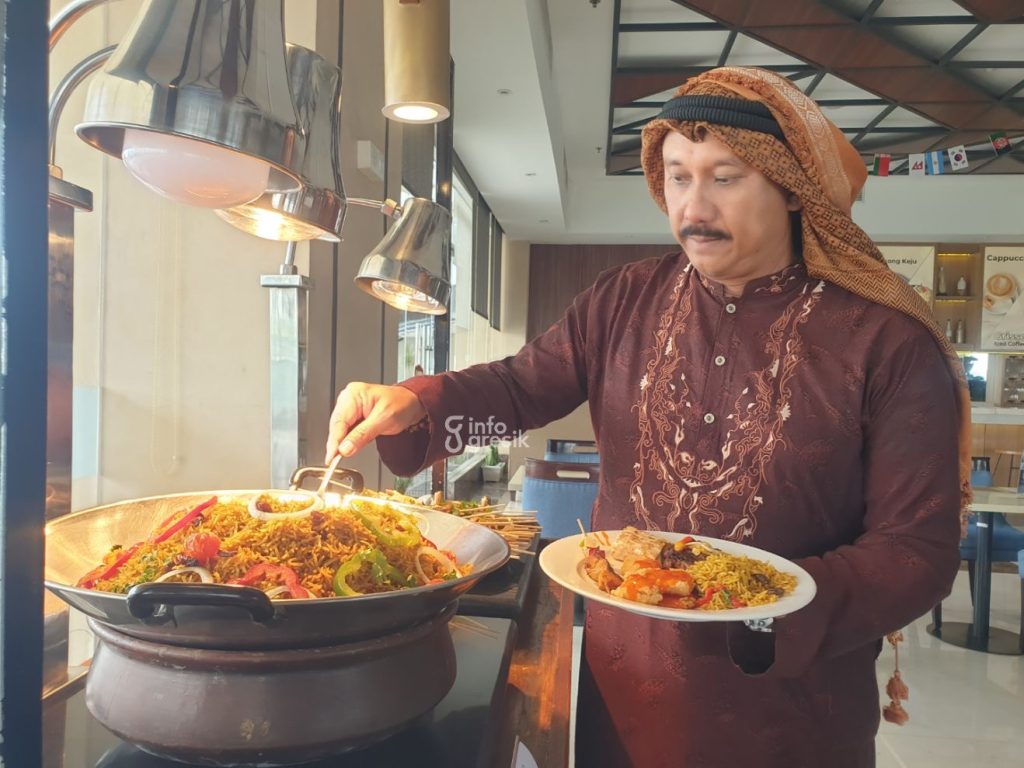 Nasi briyani jadi salah satu menu iftar andalan Hotel Aston Gresik. (Foto: Khanif Rosidin/Infogresik)