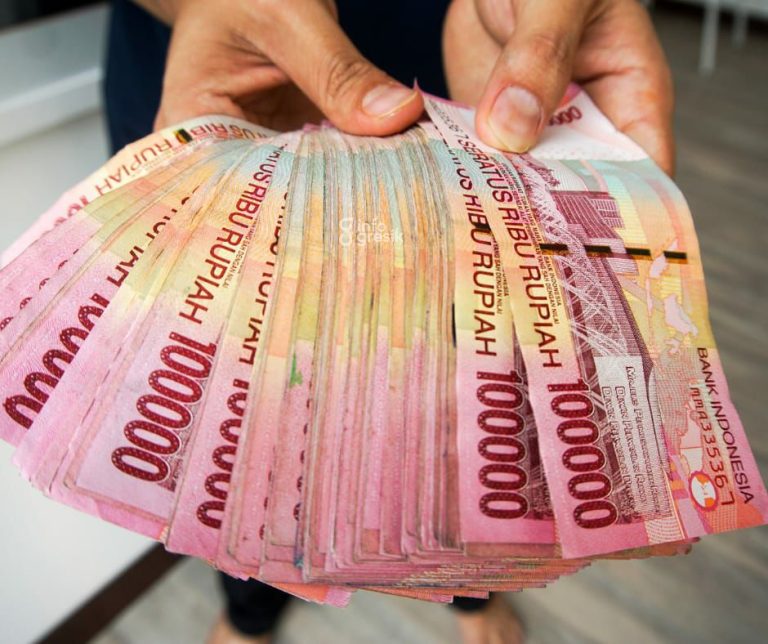 Ilustrasi uang untuk investasi. (Foto: Canva/Infogresik)