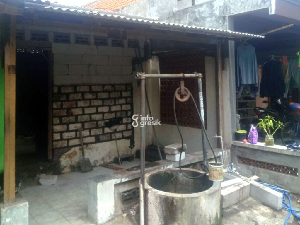 Penampakan rumah Hartini di Kelurahan Kebomas yang sudah diperbaiki dan bisa ditempati. (Foto: Ist/Infogresik)