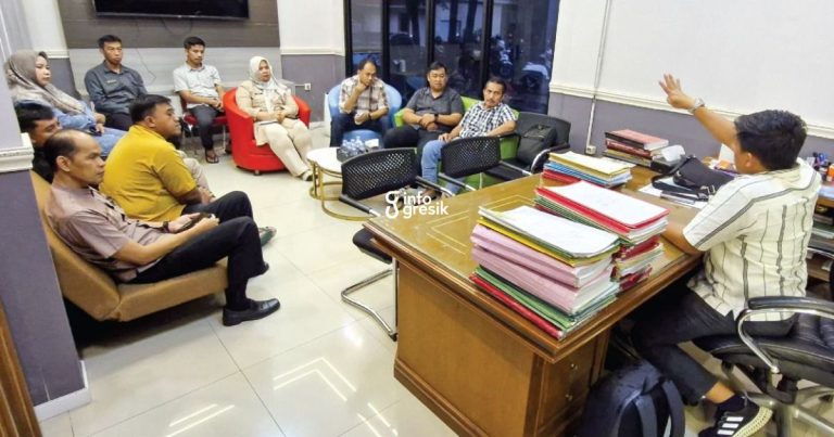 Suasana rapat koordinasi Satgas Percepatan Wakaf Kantor Pertanahan Gresik. (Foto: Ist/Infogresik)