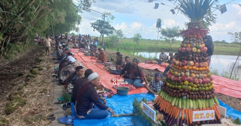Suasana sedekah bumi di Dusun Sekargeneng, Desa Kandangan Cerme. (Foto: Ist/Infogresik)