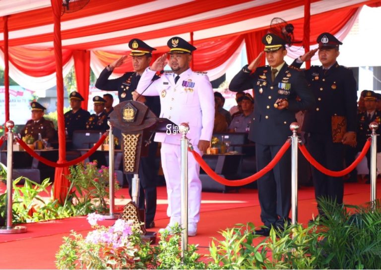 Upacara dan Tasyakuran Peringatan ke-79 Hari Bhayangkara Tahun 2025 di Halaman Kantor Pemkab Gresik. (Foto: Ist/Infogresik)