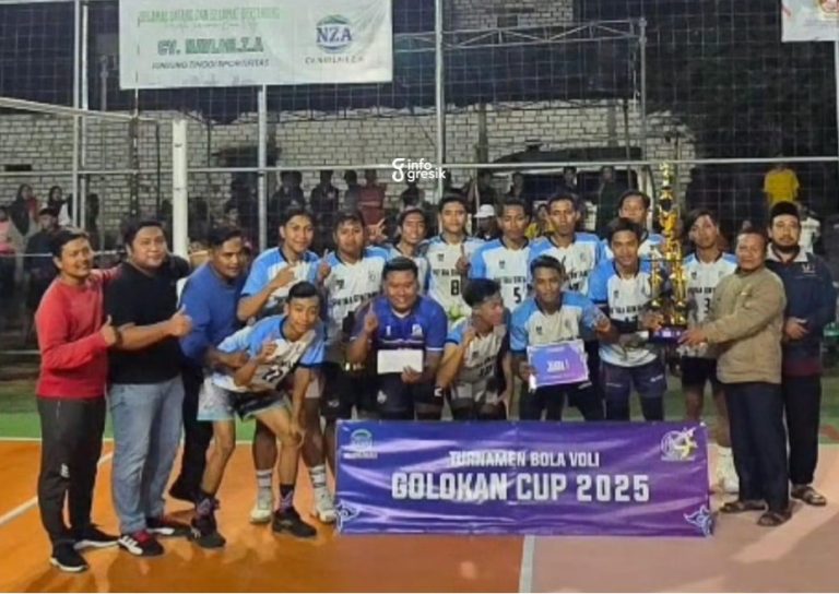 Tim Voli Desa Bolo saat merayakan kemenangan. (Foto: Ist/Infogresik)