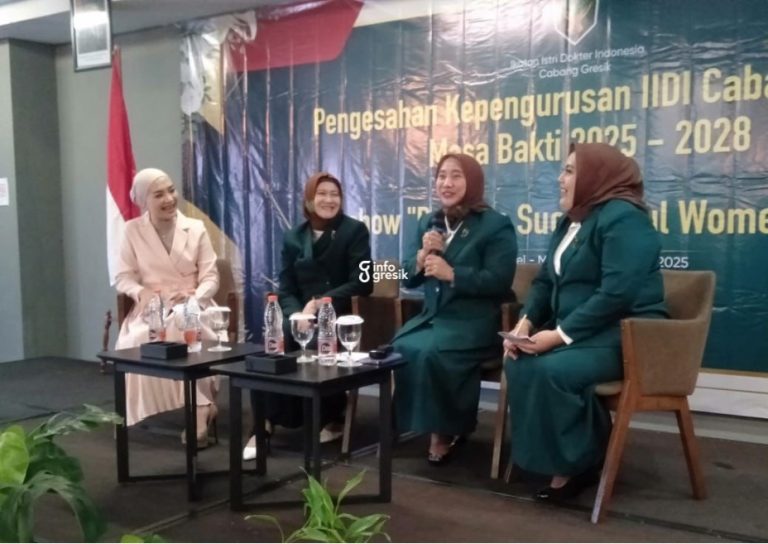 Ketua IIDI Gresik dr. Titin Ekowati saat berbagi kiat sukses berbisnis. (Foto: Ist/Infogresik)