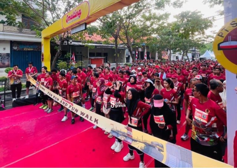 Suasana kegiatan Fun Run dan Walk Run PT Smelting di Kawasan Bandar Grissee. (Foto: Ist/Infogresik)