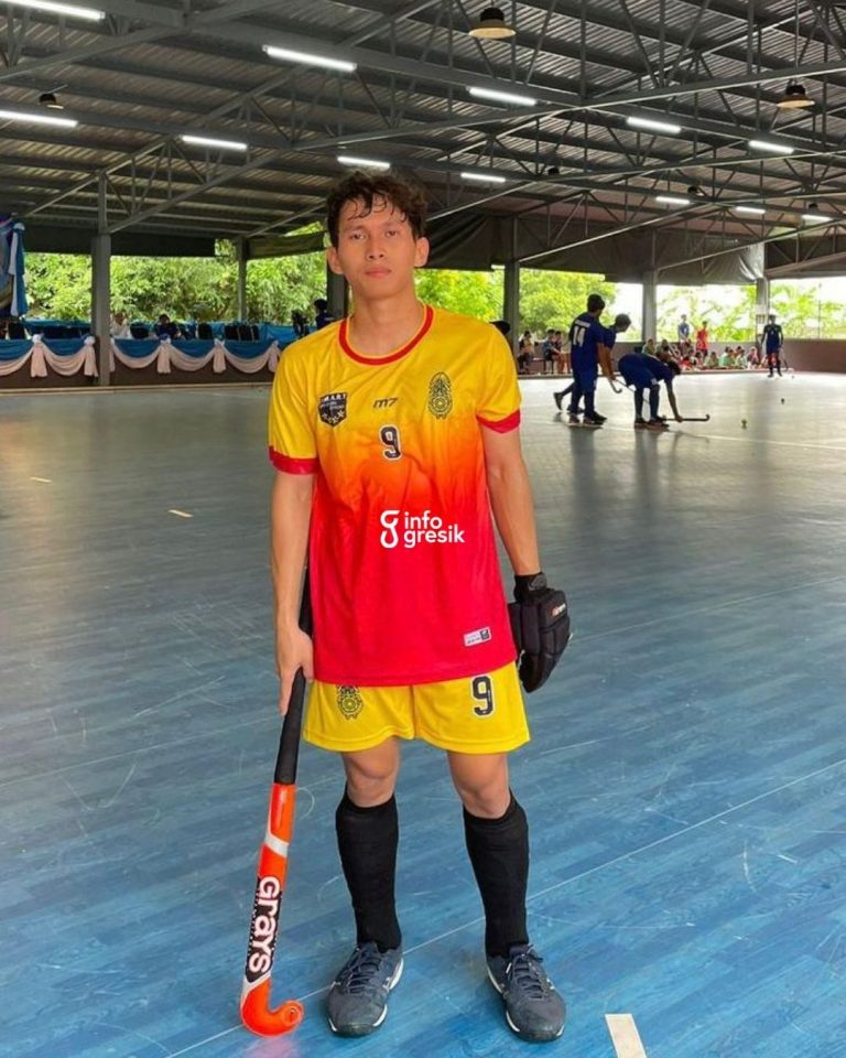 Atlet Yuan Jodie Hibatullah saat akan bertanding hoki di Thailand. (Foto: Ist/Infogresik)