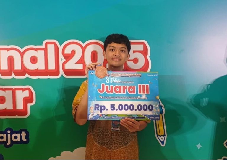 Muhammad Fikri Rahmansyah, siswa Spemdalas Gresik, peraih Juara III Matematika tingkat nasional. (Foto: Ist/Infogresik)