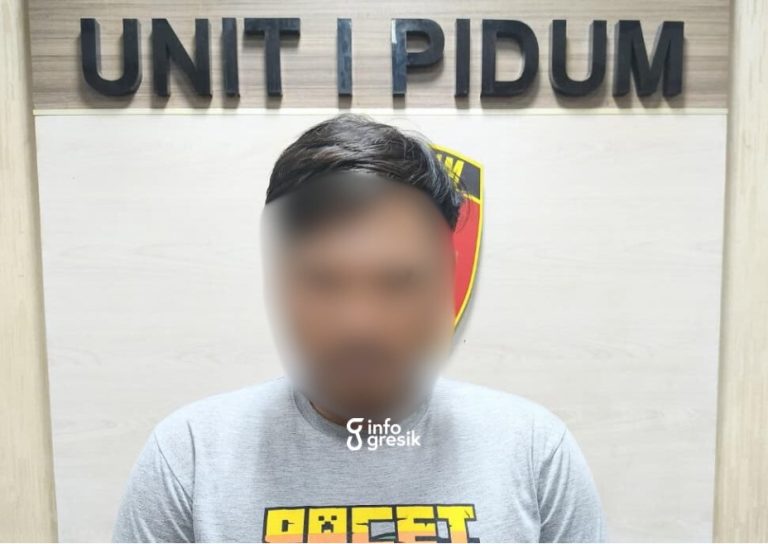 Pelaku pencurian pakaian dalam, RAS, saat diamankan di Mapolres Gresik. (Foto: Ist/Infogresik)