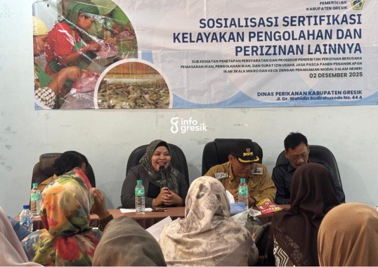 Anggota DPRD Gresik, Ricke Mayumi, saat menjadi narasumber di Dinas Perikanan Kabupaten Gresik. (Foto: Khanif Rosidin/Infogresik