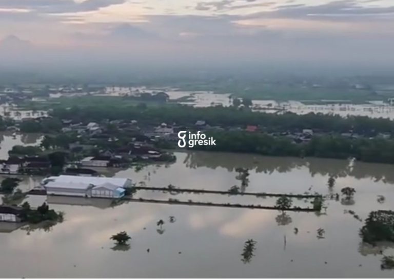 Kondisi banjir di Desa Ngablak, Kecamatan Benjeng. (Foto: Ist/Infogresik)