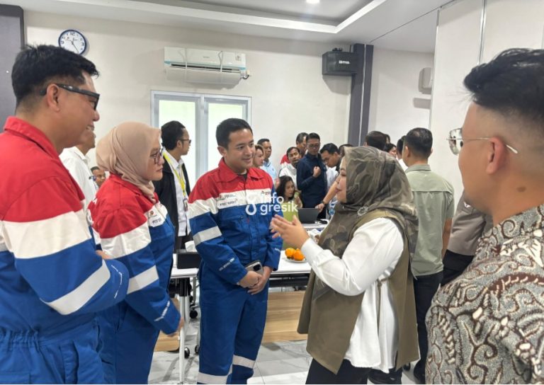 Ricke Mayumi Apresiasi PGN Saka: Jaga Ketahanan Energi dan Angkat Produk UMKM Ujungpangkah ke Level Nasional Anggota DPRD Kabupaten Gresik, Ricke Mayumi, saat bertemu dengan manajemen PGN Saka. (Foto: Khanif Rosidin/Infogresik)