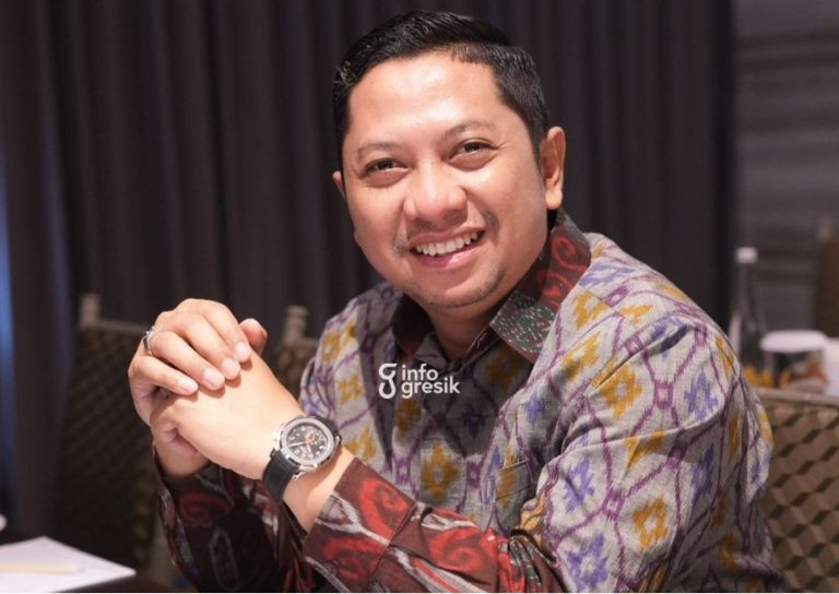 Ketua Konfederasi SPSI Kabupaten Gresik sekaligus Anggota DPRD Gresik, Imam Syaifudin, S.H., menyampaikan penolakan terhadap rencana impor 105 ribu kendaraan niaga asal India. (Foto: Ist/Infogresik)