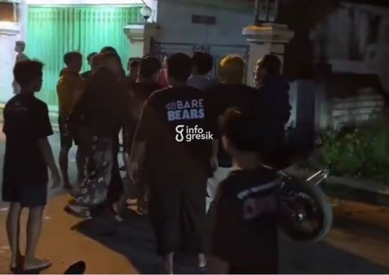 Suasana patrol sahur yang berakhir bentrok di Panceng. (Foto: Ist/Infogresik)