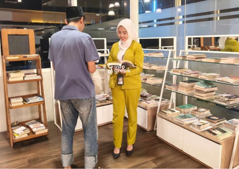 Suasana Sudut Baca di Sukarame Foodcourt, lantai 1 Gressmall Gresik. (Foto: Ist/Infogresik)