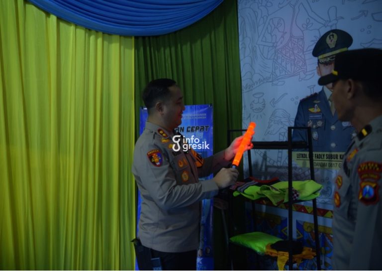 Kapolres Gresik, AKBP Ramadhan Nasution saat mengecek kesiapan Pos Pelayanan (Posyan) Alun-Alun Gresik. (Foto: Ist/Infogresik)