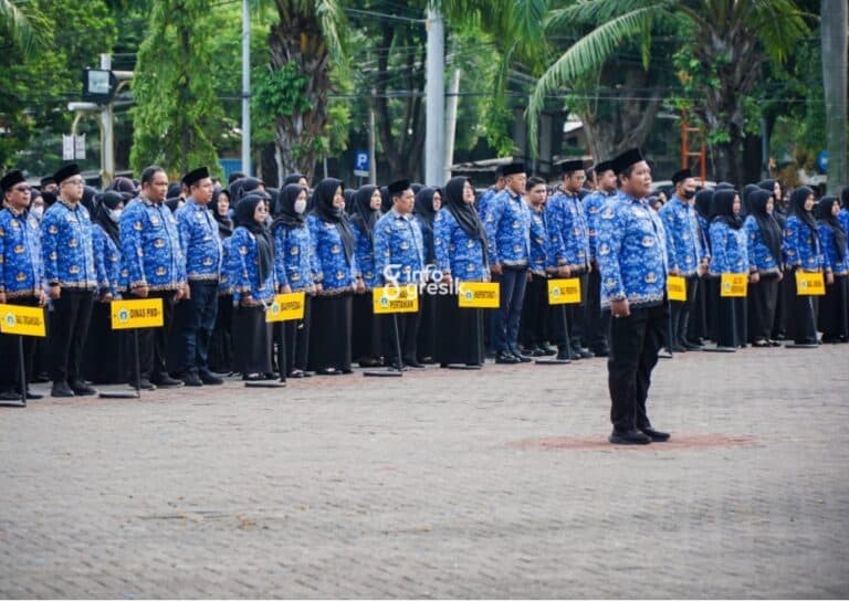 Aparatur Sipil Negara (ASN) Kabupaten Gresik saat mengikuti apel upacara. (Foto: Ist/Infogresik)