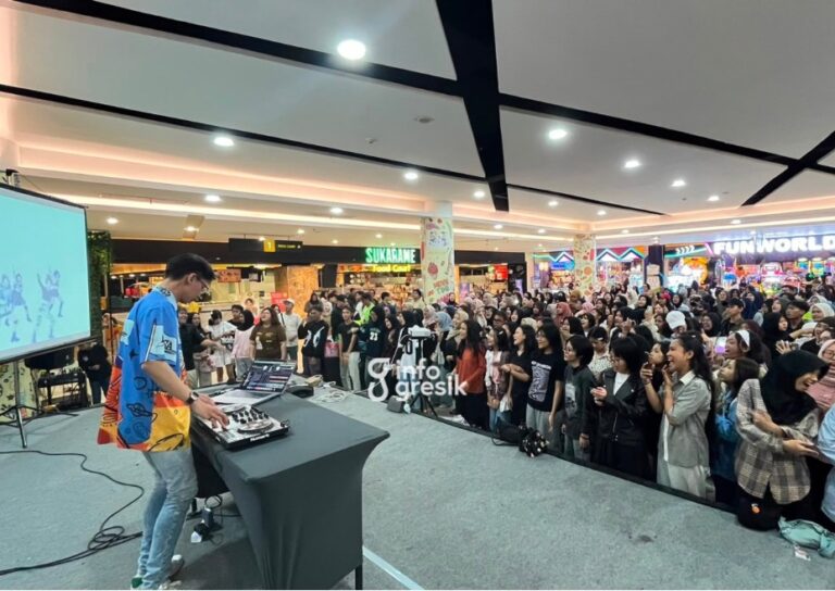 Suasana kegiatan komunitas kreatif yang digelar di Gressmall sebagai wadah kolaborasi bagi anak muda di Gresik. (Foto: Ist/Infogresik)