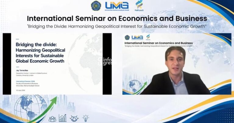 Jay Torrecillas, peneliti dan akademisi dari Coventry University, Inggris, saat menjadi narasumber dalam International Seminar FEB Universitas Muhammadiyah Gresik yang digelar secara daring. (Foto: Ist/InfoGresik)
