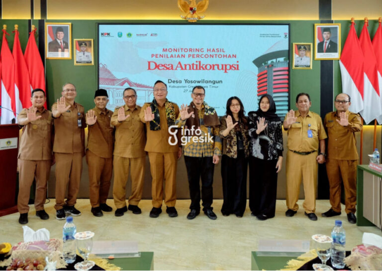 Monitoring hasil penilaian Percontohan Desa Antikorupsi di Desa Yosowilangun, Kecamatan Manyar, Kabupaten Gresik. (Foto: Ist/Infogresik)