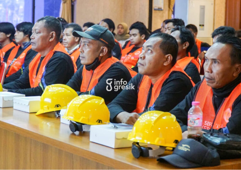 Suasana kegiatan Pembekalan dan Uji Kompetensi Sertifikasi Tenaga Kerja Konstruksi yang diikuti 54 peserta di Ruang Putri Cempo, Kantor Bupati Gresik, Rabu (29/7/2026). (Foto: Ist/Infogresik)