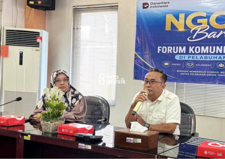 Branch Manager PT Pelindo Multi Terminal Branch Gresik, Sutopo, saat kegiatan Coffee Morning bersama media di Kantor Pelindo Multi Terminal Branch Gresik, Kamis (6/8/2026). (Foto: Khanif Rosidin/Infogresik)