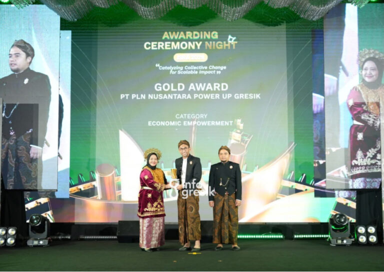 Perwakilan PLN NP UP Gresik saat menerima penghargaan Gold Award ISRA 2026. (Foto: Ist/Infogresik)