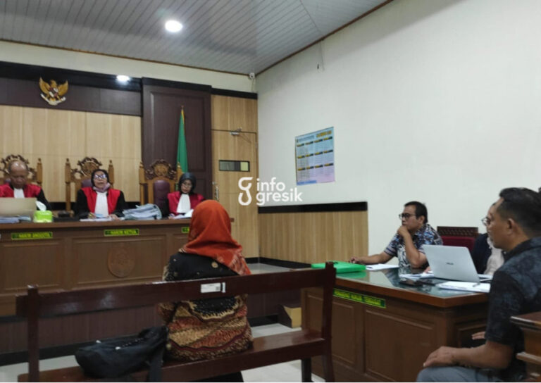 Terbebas dari Tuntutan Rp 18 Miliar, Gugatan PT BPK terhadap Pengelola SPPG Gresik Ditolak PN Gresik Suasana sidang gugatan PT BPK terhadap pengelola SPPG di PN Gresik. (Foto: Ist/Infogresik)