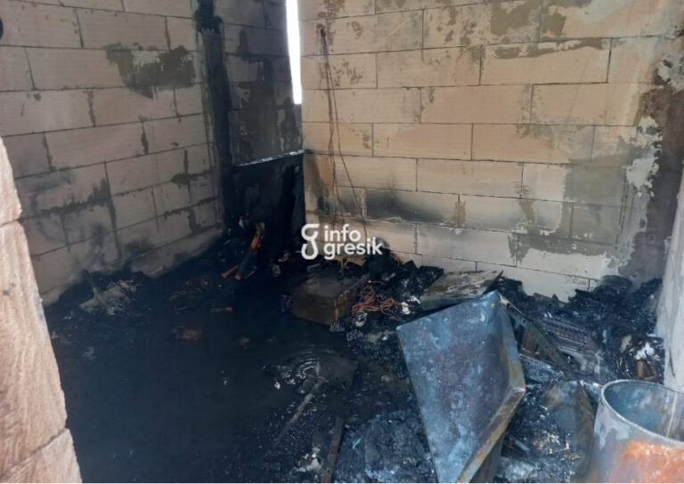 Kondisi rumah warga di Driyorejo yang terbakar. (Foto: Ist/Infogresik)