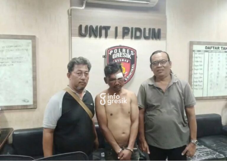 Pelaku AM saat diamankan di Mapolres Gresik. (Foto: Ist/Infogresik)