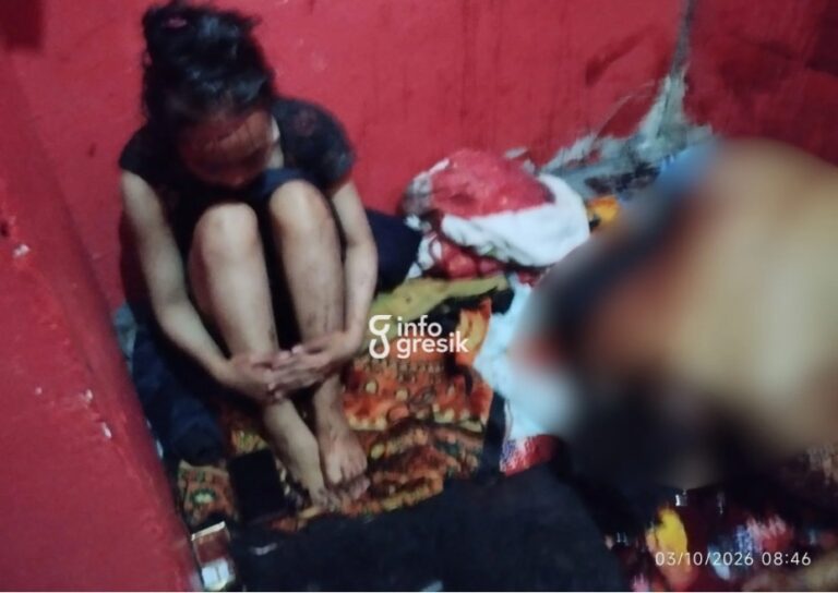 Diduga Cemburu, Wanita di Menganti Gresik Nekat Bunuh Tunangannya Sendiri Pelaku IR (kiri) duduk di samping korban MF. (Foto: Ist/Infogresik)